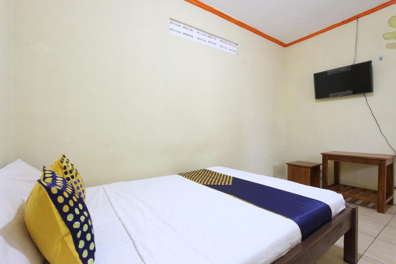 Oyo 92231 Penginapan Tanjung Alang Syariah Makassar Exterior photo