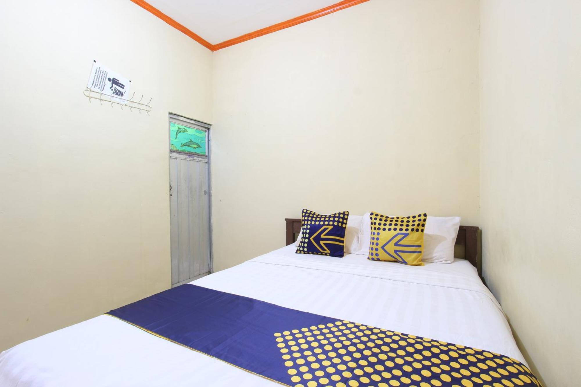 Oyo 92231 Penginapan Tanjung Alang Syariah Makassar Exterior photo